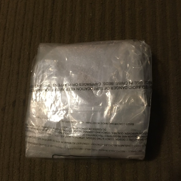 Coach butterfly bag charm nwt in packaging - Picture 3 of 3